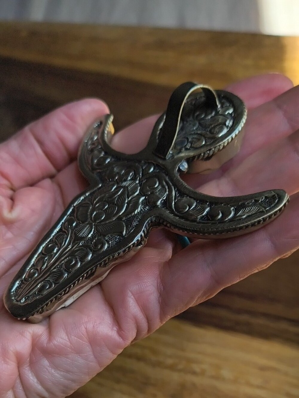 Gorgeous HUGE Statement Pendant! Buffalo Bone Steer Head And Mother Of Pearl - Picture 8 of 9